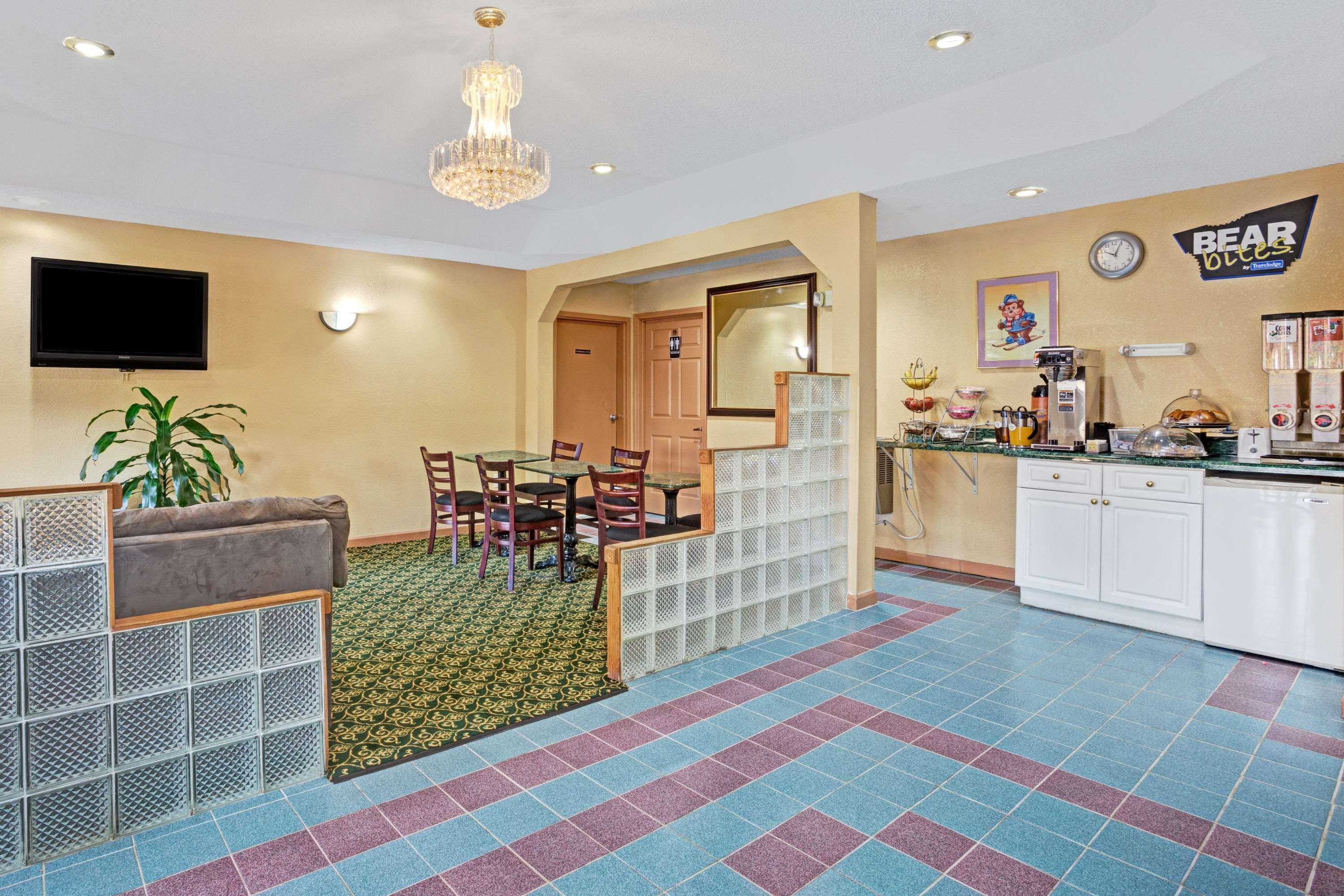Travelodge By Wyndham Forest Park Atlanta South Eksteriør billede